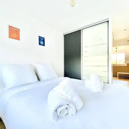 Apartman A 1 Voie Pietonne De La Plage, Du Centre Et Du Port Pour 1 A 4 Personnes *