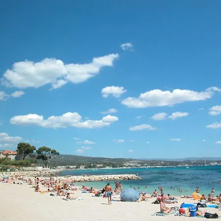 A 1 Voie Pietonne De La Plage, Du Centre Et Du Port Pour 1 A 4 Personnes Apartman