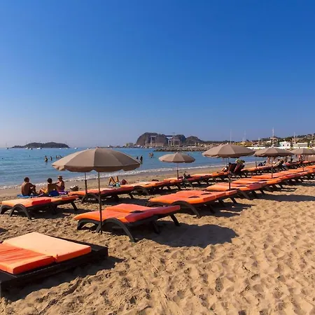 Apartman A 1 Voie Pietonne De La Plage, Du Centre Et Du Port Pour 1 A 4 Personnes *