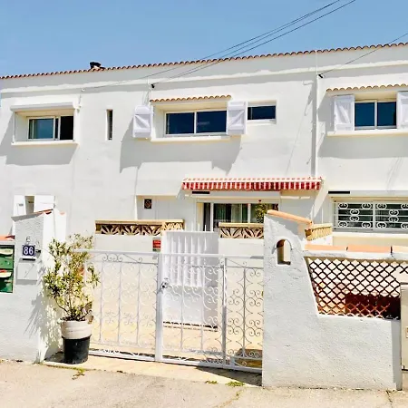 A 1 Voie Pietonne De La Plage, Du Centre Et Du Port Pour 1 A 4 Personnes Apartman *