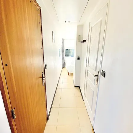 A 1 Voie Pietonne De La Plage, Du Centre Et Du Port Pour 1 A 4 Personnes *