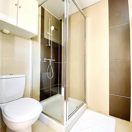 Apartman A 1 Voie Pietonne De La Plage, Du Centre Et Du Port Pour 1 A 4 Personnes *